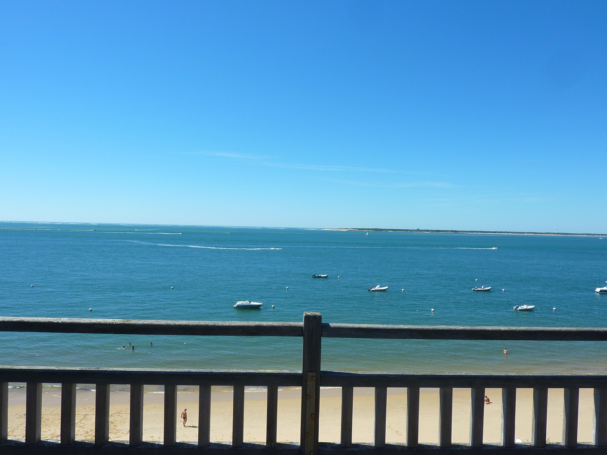 BASSIN D'ARCACHON VILLA AVEC VUE SUR LE BANC D'ARGUIN