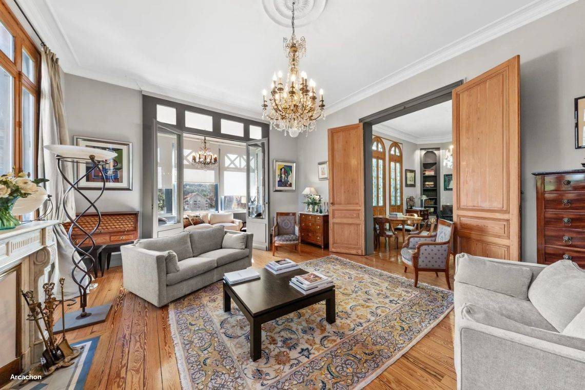 Déco minimaliste et épurée dans une villa contemporaine au Pyla