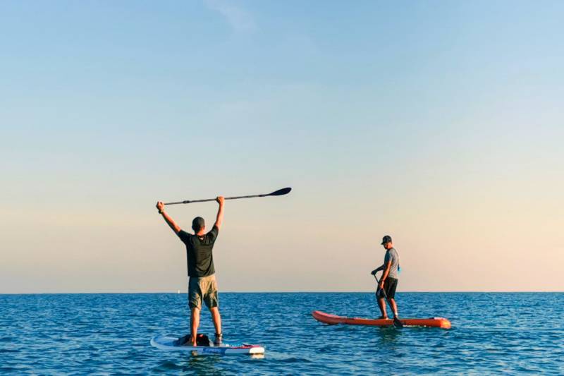 Paddle sur le Bassin d’Arcachon avec vue sur les parcs ostréicoles et l’île aux Oiseaux.