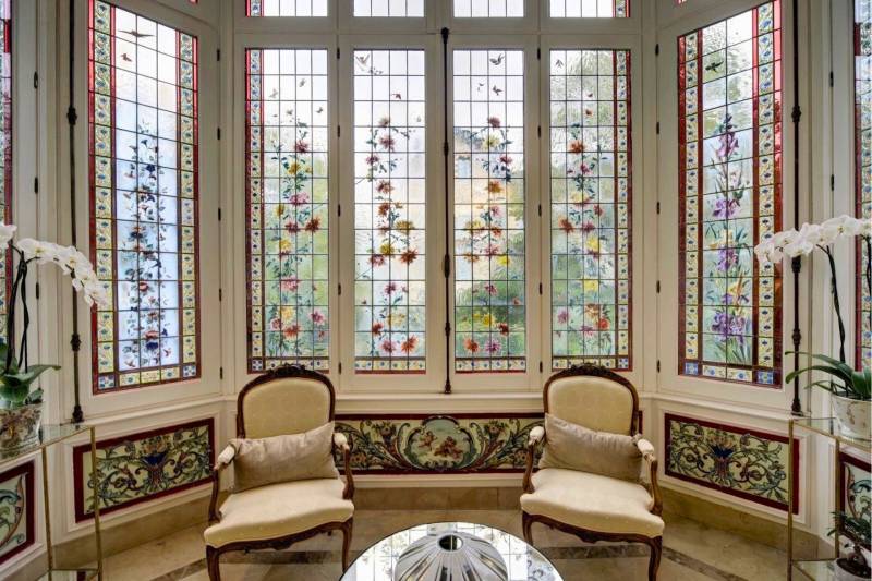 Jardin fleuri devant une villa bourgeoise typique d’Arcachon