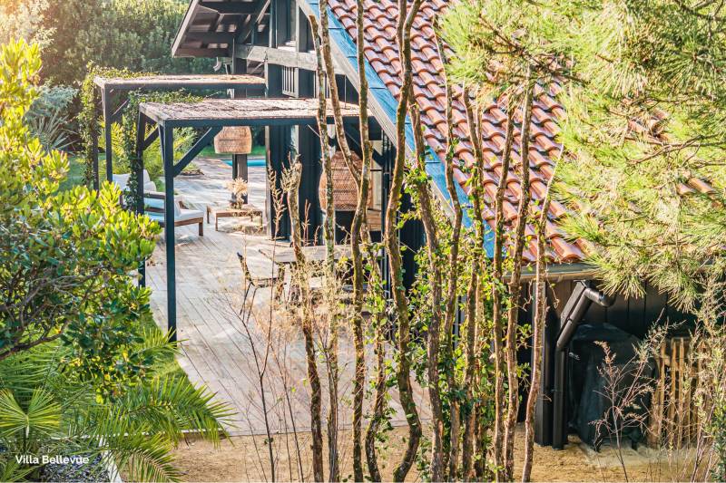 Cabane ostréicole et plage typique du village de l’Herbe, Cap Ferret