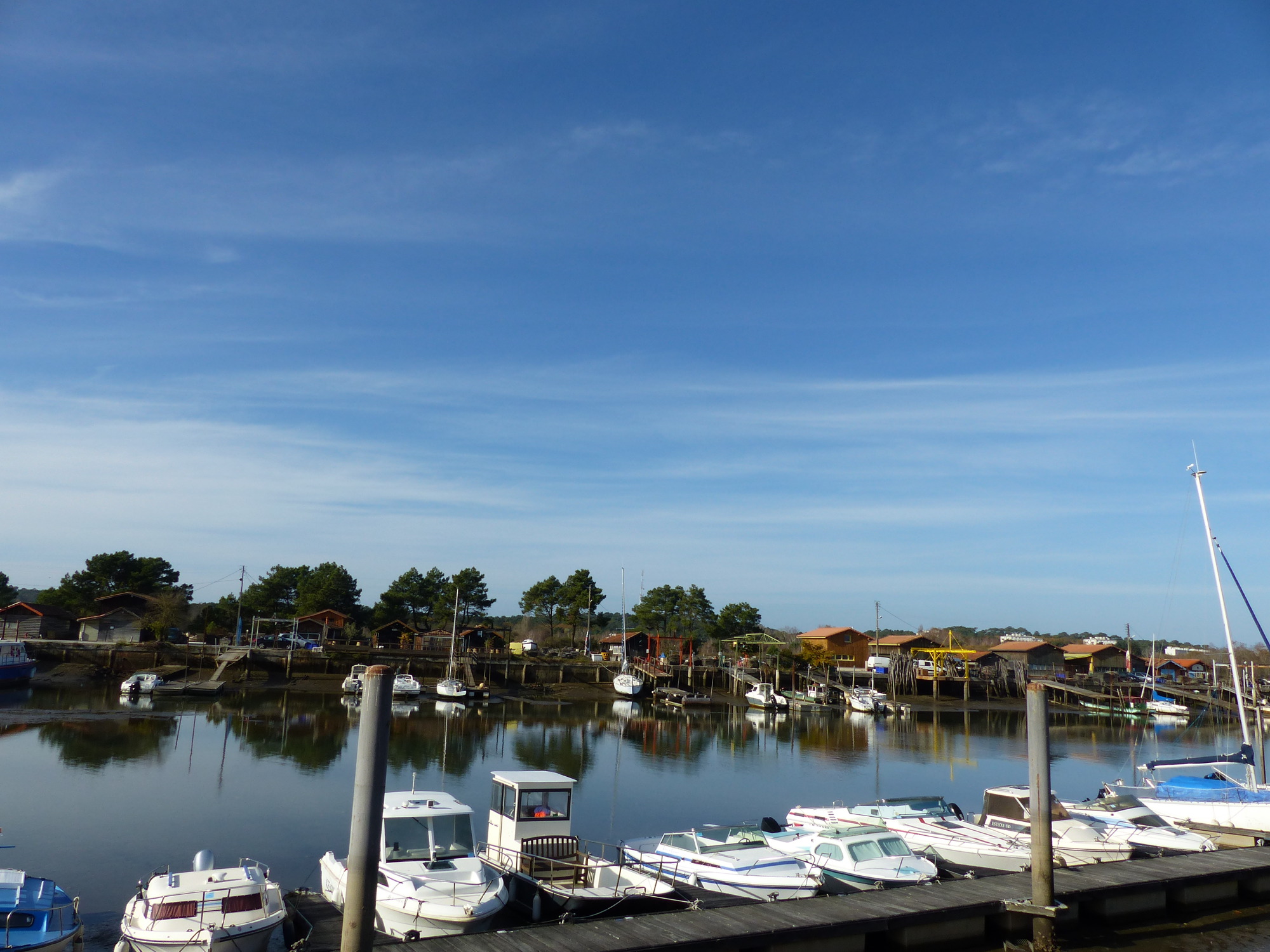 VILLA EN BOIS SUR LE PORT DE LA TESTE