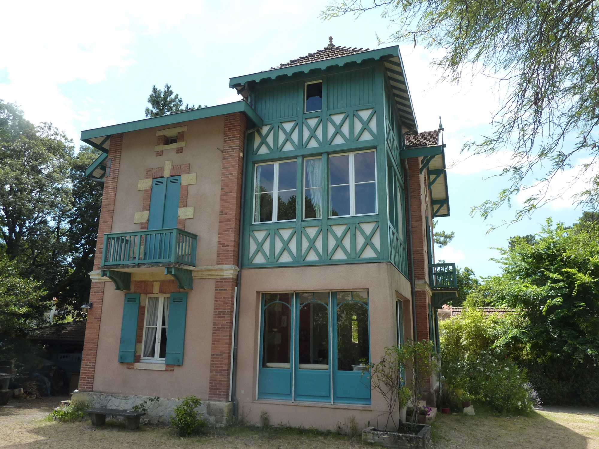 LES BELLES DEMEURES DÉBUT DE SIÈCLE À ARCACHON