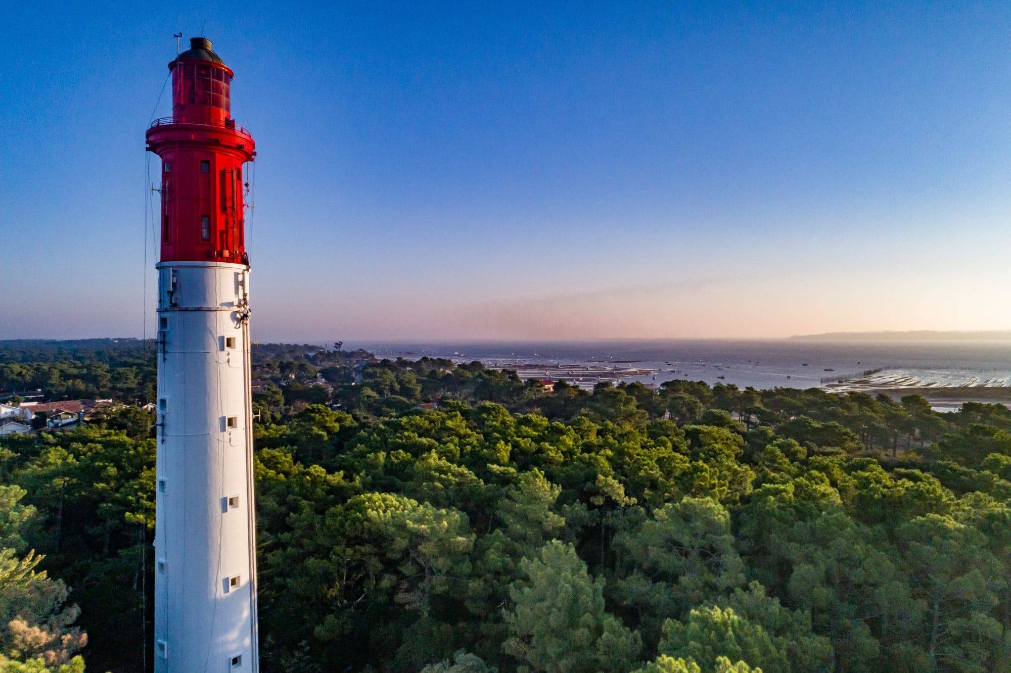 LE PHARE DU CAP FERRET, LIEU EMBLÉMATIQUE DE LA RÉGION ET DU BASSIN D'ARCACHON